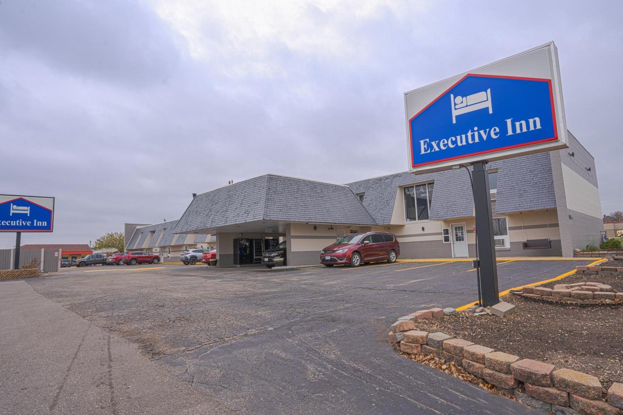 Executive Inn By Belvilla Owatonna Hwy 35 外观 照片